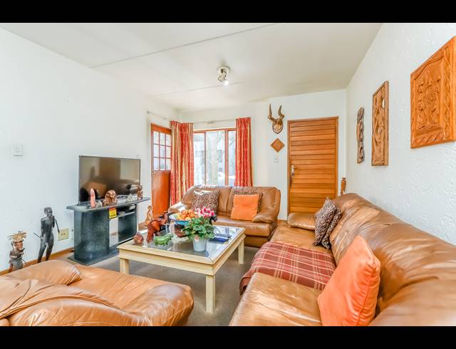 1 BEDROOM APARTMENT FOR SALE IN ELTONHILL